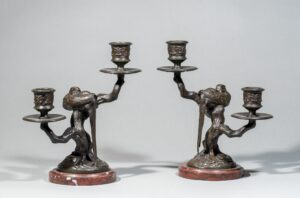 FLAMBEAUX BOUTS DE TABLE AVEC FAISAN ENDORMI (DEUX PENDANTS)